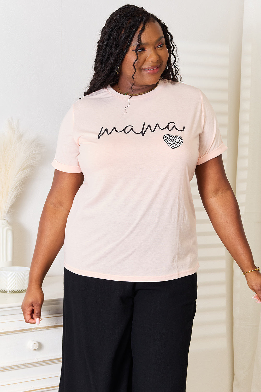 The MAMA Heart Graphic T-Shirt