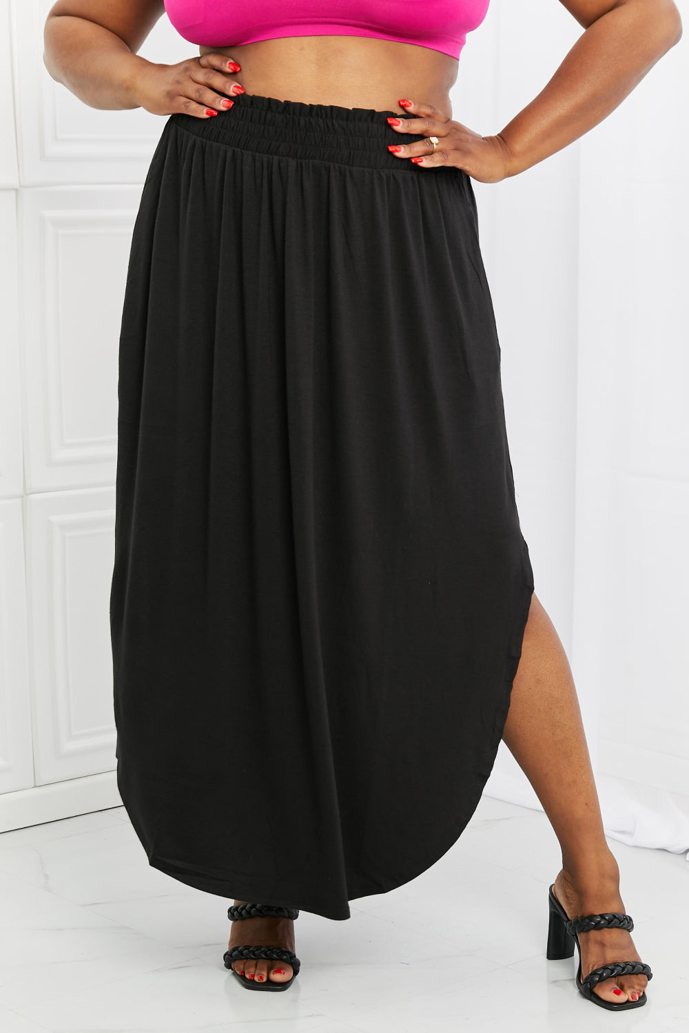 The Side Scoop Scrunch Skirt in Black